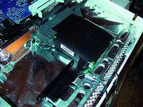Внутренняя компоновка напомнила мне рэковые bladeсерверы формата 1U2U те же - фото 27