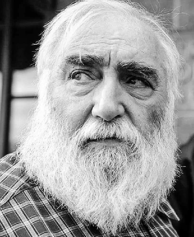 Итак в моем списке значится шесть имен и по всем законам жанра включая и - фото 1