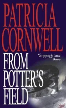 Patricia Cornwell From Potter's Field обложка книги