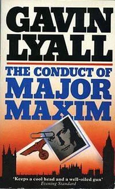 Gavin Lyall The Conduct of Major Maxim обложка книги