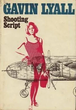 Gavin Lyall Shooting Script обложка книги