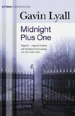 Gavin Lyall Midnight Plus One обложка книги