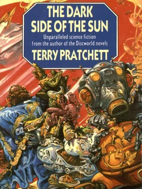 Terry Pratchett The Dark Side of the Sun обложка книги