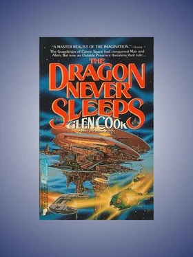 Glen Cook The Dragon Never Sleeps обложка книги