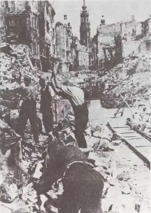Восстановительные работы в районе Альтмарка Дрезден Май 1945 г Акт о - фото 29
