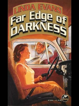 Linda Evans Far Edge of Darkness обложка книги