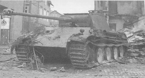Танк варианта G позднего выпуска подбитый в пригороде Берлина 1945 год - фото 226