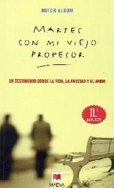 Mitch Albom Martes Con Mi Viejo Profesor обложка книги