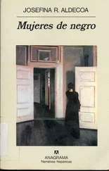 Josefina Aldecoa - Mujeres de negro