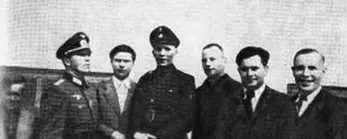 Одна из двух фотографий Н Кузнецова во вражеском тылу Ровно весна 1943 года - фото 23
