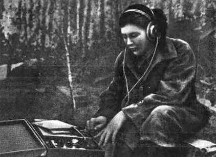 Командир радиовзвода Лидия Шерстнева Мухина Здание суда в Ровно где Н - фото 32