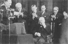 На европейском конгрессе в Гааге Май 1948 За мольбертом в Италии 1949 - фото 31