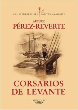 Arturo Pérez-Reverte Corsarios De Levante обложка книги