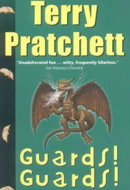 Terry Pratchett Guards! Guards! обложка книги