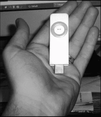 IPod Shuffle О других параметрах миниплееров говорить нет нужды здесь - фото 7