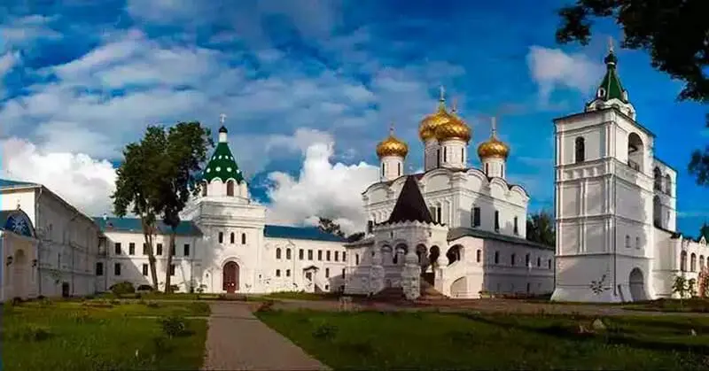 Рис Видъ Ипатьевскаго монастыря въ Костромѣ Рис Палаты Романовыхъ въ - фото 17
