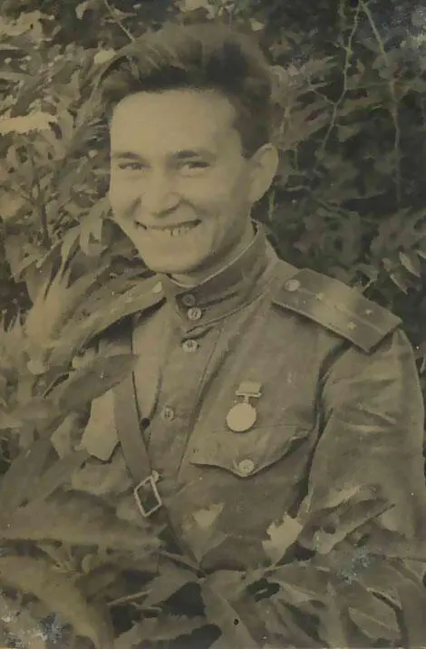 Гурий Юркин август 1943 г Моисеенко Абрамов Юркин Кутузов под - фото 21