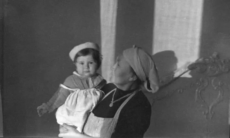 Пока прочная связь между бедными и Аллахом выражалась лишь в надежде на Ее - фото 111