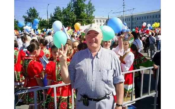 Воркутинский городской парк Тихо падают вниз нам осенние листья Тихо - фото 4