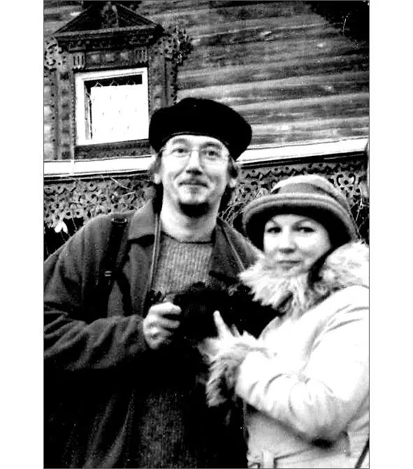 Терентий Травник с сестрой поэтессой Анастасией Вольной в Абрамцево 2004 г - фото 23