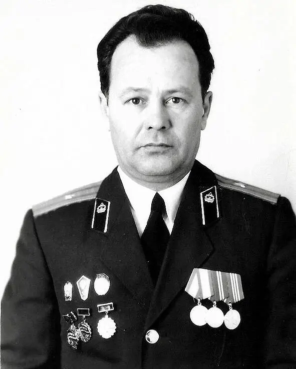 Евдокимов Геннадий Иванович 1940 2015гг первый командир 3 роты Козырев - фото 35