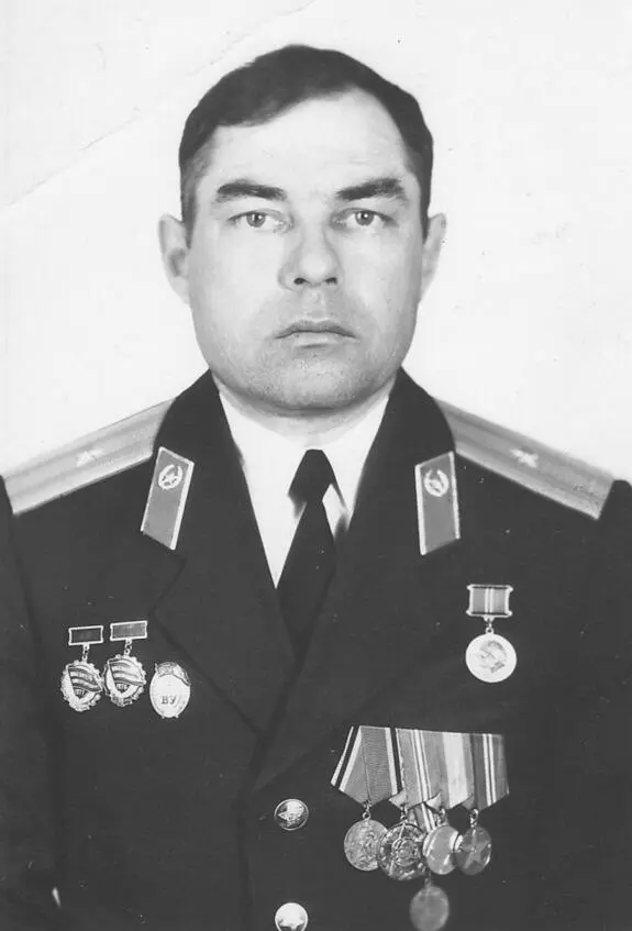 Козырев Виктор Иванович первоначально прибыл в часть на должность зам - фото 36