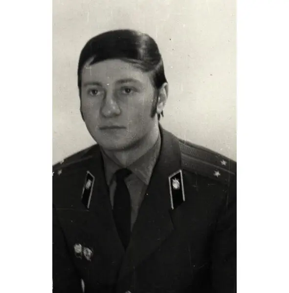 Командир 1 роты Яковлев Юрий Иванович За период становления с 1972 по 1974 год - фото 37