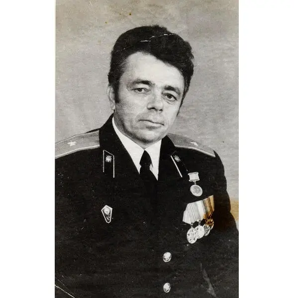 Начальник штаба вч 02574 майор В Костин Вскоре начал выдавать продукцию - фото 38