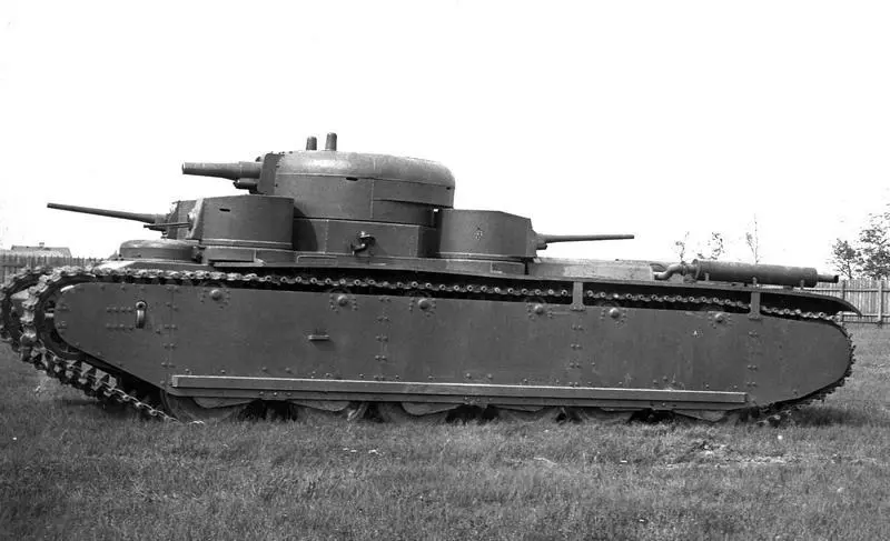 Танк Т351 вид слева 1932 год На этом фото хорошо видна форма бортового - фото 11
