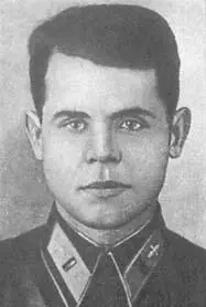 Штурман авиаэскадрильи Г А Гузь 1941 г Группа курсантов Луганской - фото 6