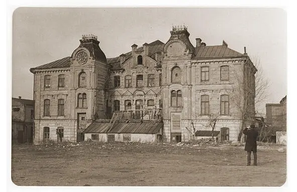 Фото из источника в списке литературы 11 На месте уничтоженной огнем синагоги - фото 11