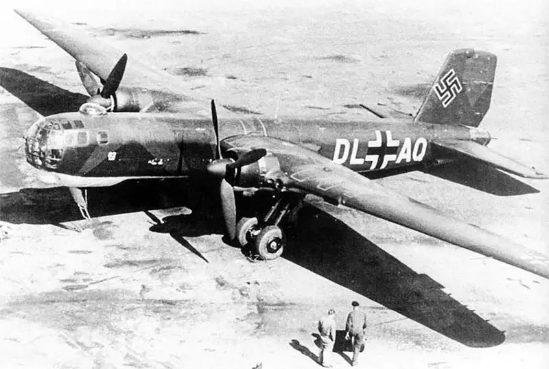He177A02 WNr 00 0017 Между тем упомянутый авиаудар по британскому флоту - фото 24