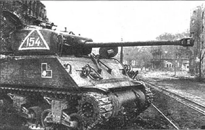 Sherman в Берлине 2я танковая армия 1го Белорусского фронта апрель 1945 г - фото 43