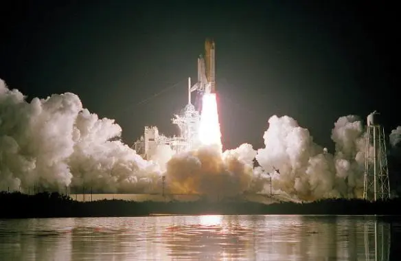 Lifting off in Discovery December 1999 Credit 16 ILLUSTRATION CREDITS Nathan - фото 41
