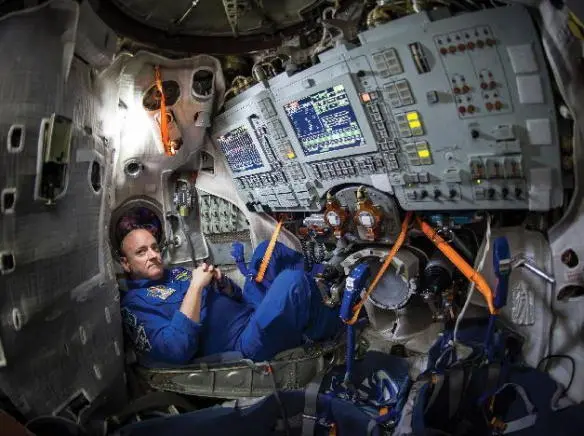Reflecting on my pending yearlong space mission from inside a Soyuz simulator - фото 51