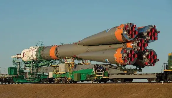 Our Soyuz TMA16M spacecraft rolls out by train to the historic launchpad at - фото 54