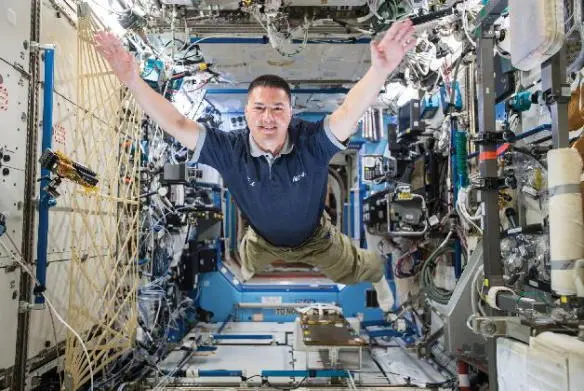 Kjell in the US laboratory module demonstrating the joys of living in zero - фото 72
