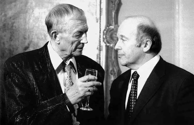 Е А Евтушенко и С М Некрасов Однажды именно в санитарный день 1990 года на - фото 6