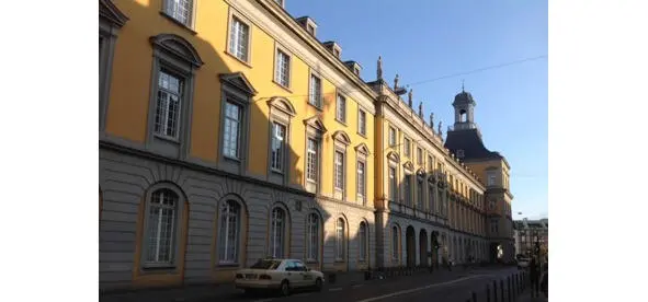 Kreuzkirche Рядом с университетом находится Крестовоздвиженская церковь - фото 25