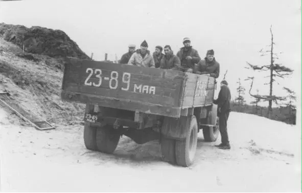 На машине было еще холоднее чем во дворе Надя не имела такого красивого - фото 7