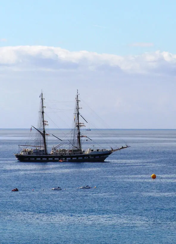 Стихи из прошлой жизни Первый Это дело случилось на море Надолго - фото 1