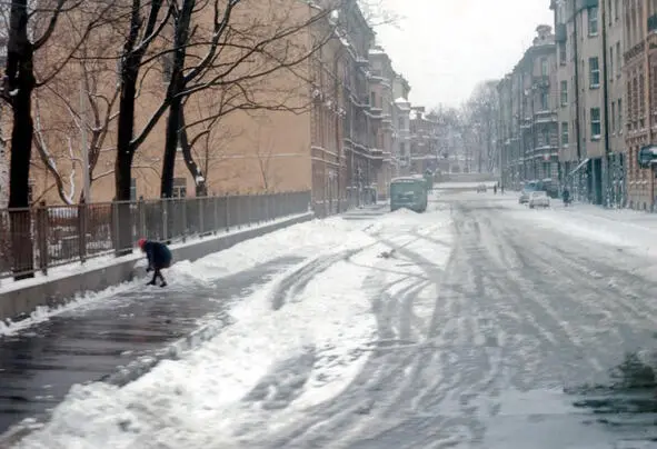 Ну всё Мое терпение лопнуло закричал заводской поэт поднимаясь со стула - фото 1