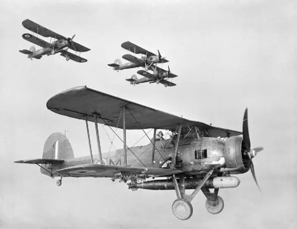 Учебный полёт торпедоносцев Фейри Суордфиш Mk I в Шотландии 1940 год За - фото 8