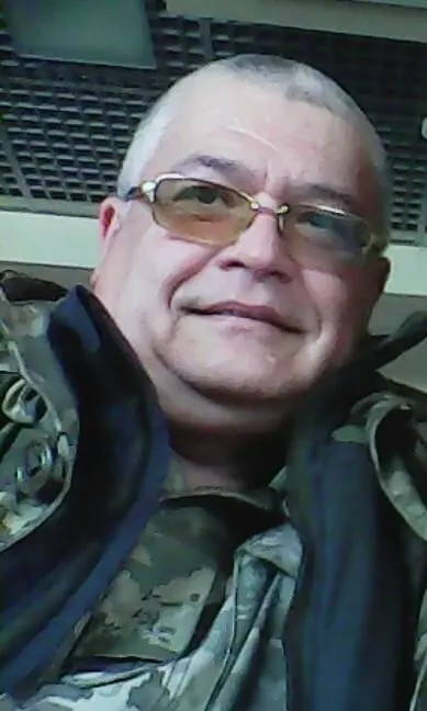 Военная колонна И снова дорога и снова КАМАЗы ревут Вновь пыль забивается в - фото 22