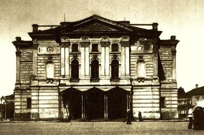 Кронштадт Здание театра в 18741880 годах Многие из них и в дальнейшем - фото 8