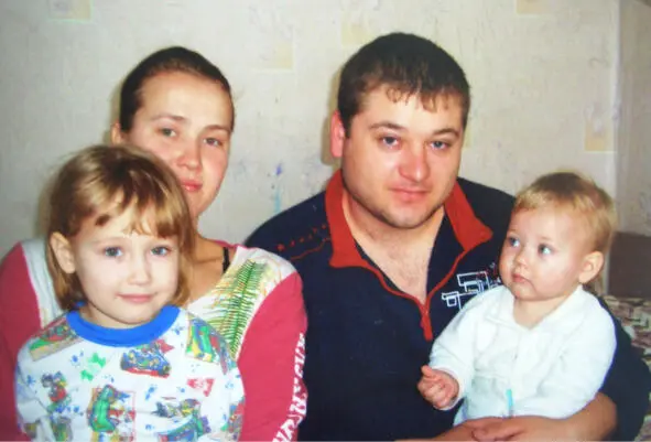Скосаревы Анна и Александр с Ксюшей и Викой Дочь Елена Николаевна живет в - фото 22