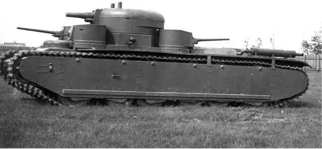 Танк Т351 вид слева 1932 год На этом фото хорошо видна форма бортового - фото 11