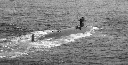 Слева на фото USS Thresher SSN593 10 апреля 1963 года открыла печальный - фото 84