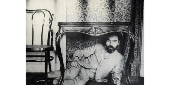 В Я Брюсов фотография 1900 г Но никогда не позволял Брюсов этим играм - фото 2
