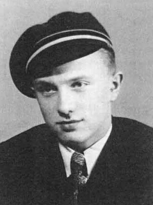 17летний Хейно Ноор на голове фуражка Хаапсалуской гимназии Снимок сделан в - фото 2